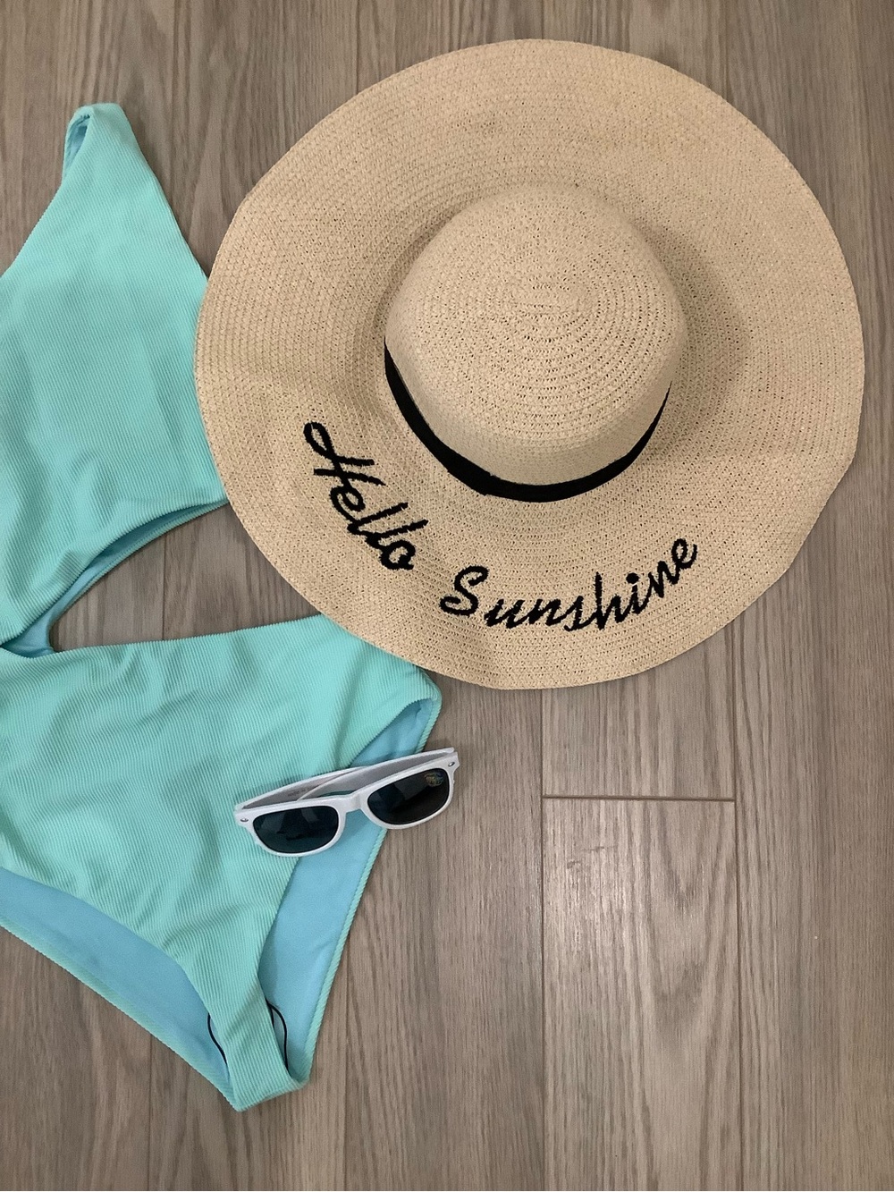 Altar’d State Hello Sunshine beach hat❤️❤️❤️❤️ - Picture 2 of 7